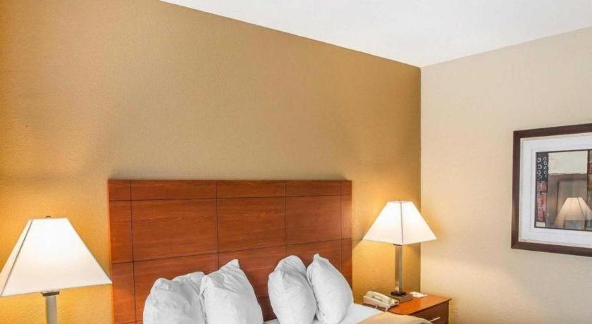 Quality Inn & Suites Маунт-Джульет Екстер'єр фото