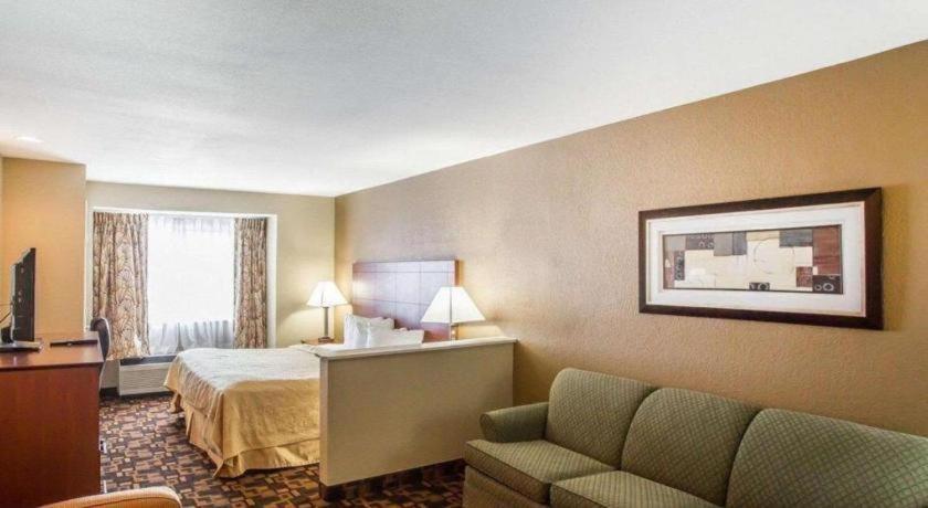 Quality Inn & Suites Маунт-Джульет Екстер'єр фото